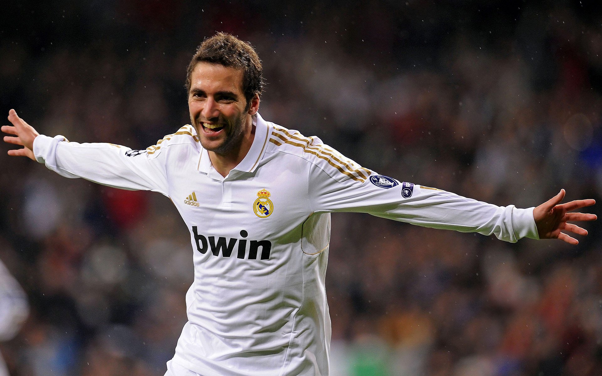 梅西意外离开巴塞罗那，引发转会市场动荡，梅西离开巴萨热搜